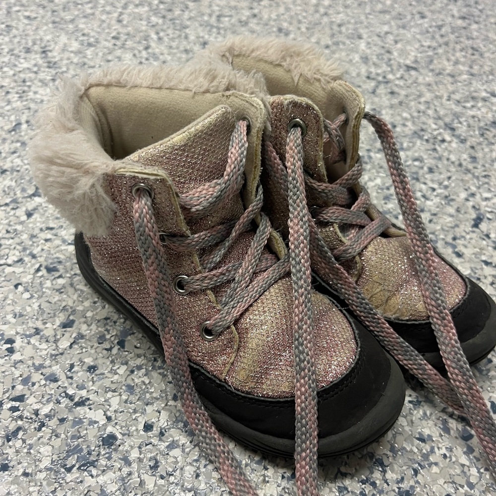 OshKosh B'gosh Sparkly Pink and Black Kids Winter Sneaker Boots